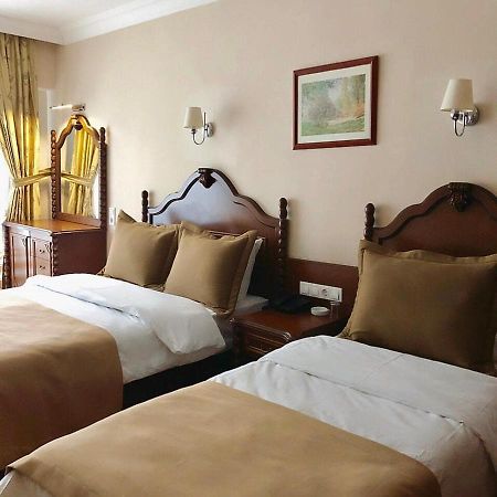 Hotel Bueyuek Levent Istanboel Buitenkant foto
