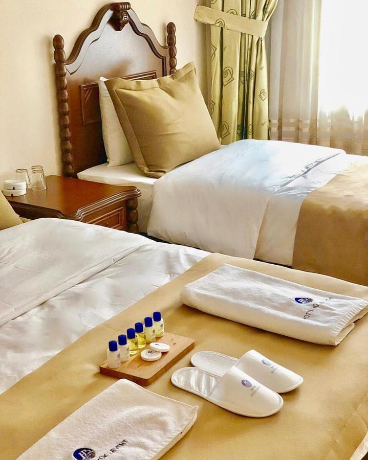 Hotel Bueyuek Levent Istanboel Buitenkant foto